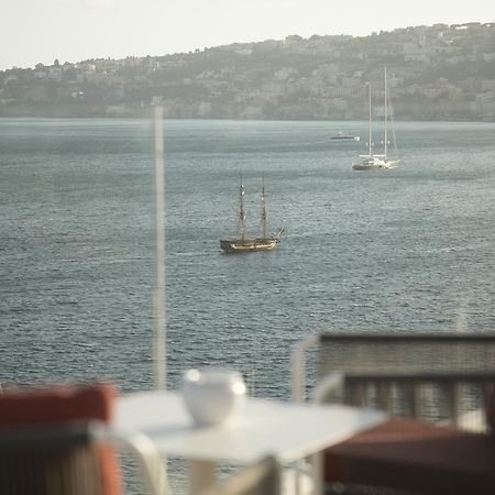 Grand Hotel Vesuvio Napoli Esterno foto View of the bay from the hotel