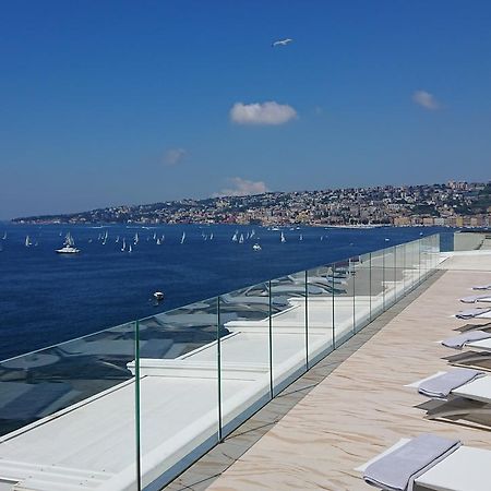 Grand Hotel Vesuvio Napoli Esterno foto View of the Mediterranean from the hotel