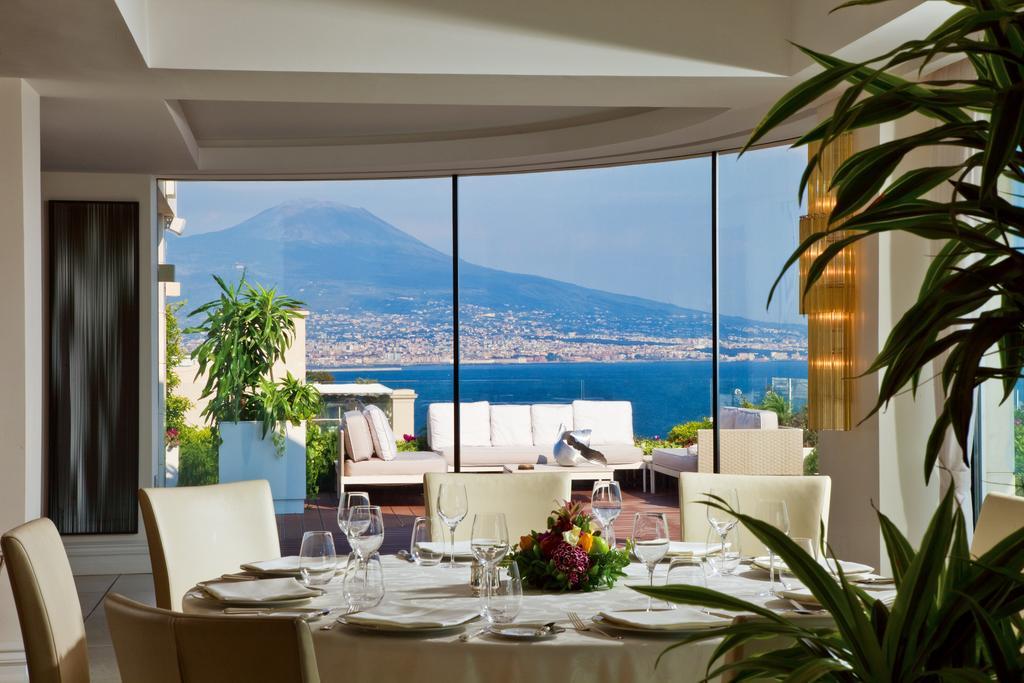 Grand Hotel Vesuvio Napoli Esterno foto The Bayside Restaurant