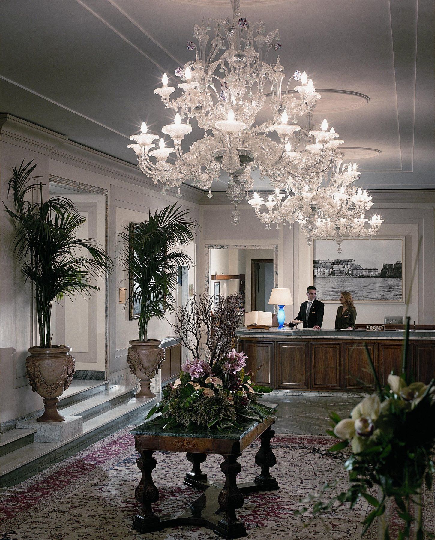 Grand Hotel Vesuvio Napoli Interno foto The lobby of the Excelsior