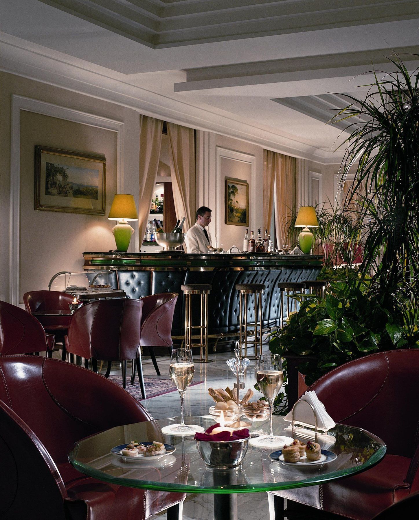 Grand Hotel Vesuvio Napoli Ristorante foto The bar at the Westin Palace, Milan