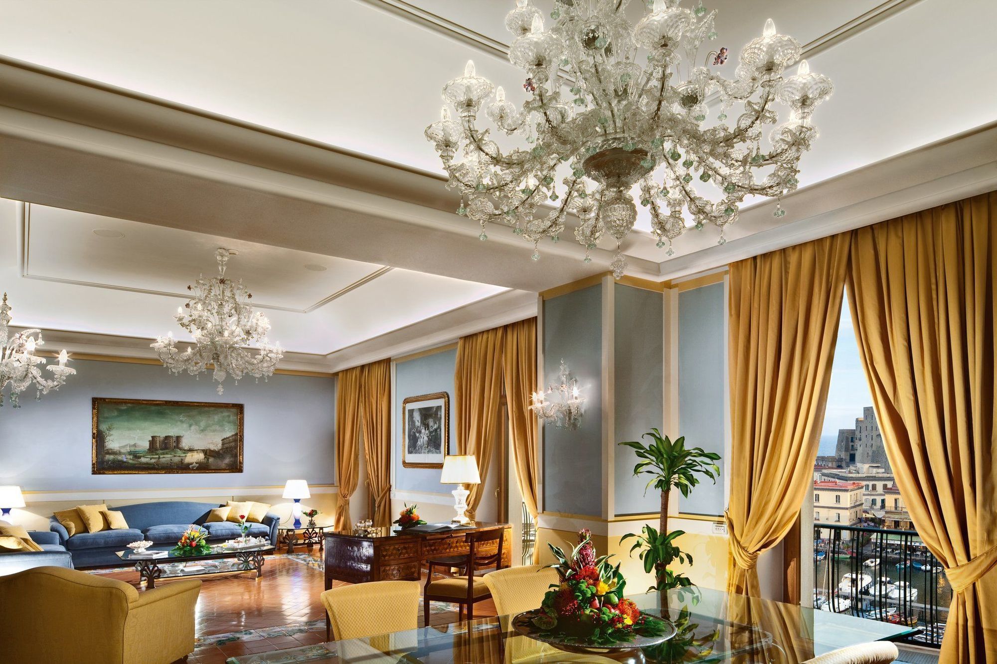 Grand Hotel Vesuvio Napoli Camera foto A suite at the Excelsior
