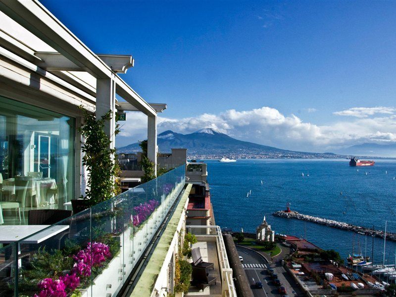 Grand Hotel Vesuvio Napoli Esterno foto View of the Gulf of Naples from the hotel