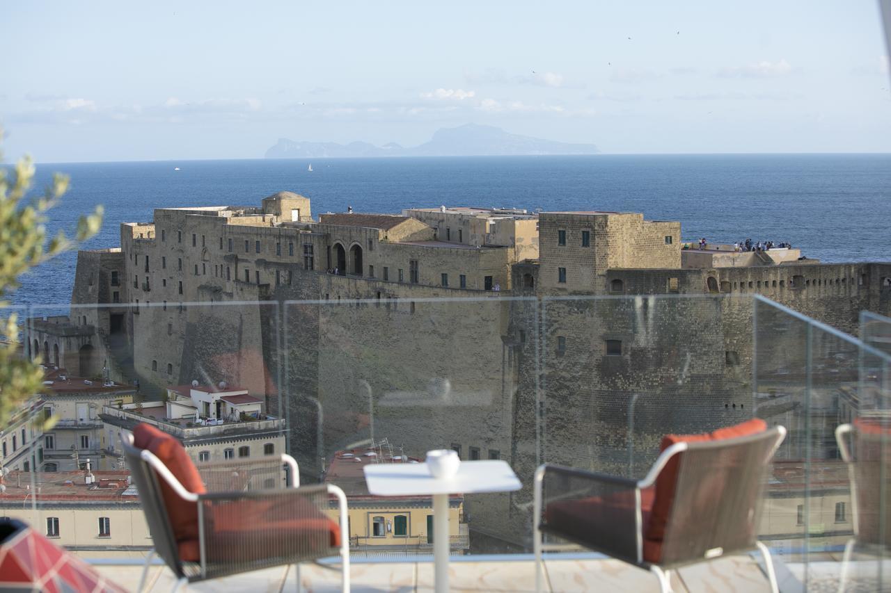 Grand Hotel Vesuvio Napoli Esterno foto View of the old town from the hotel