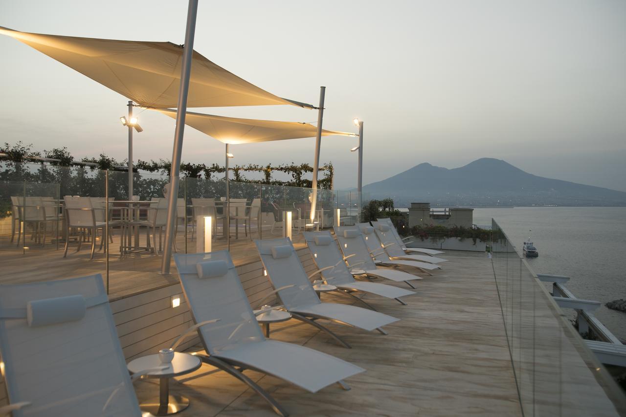 Grand Hotel Vesuvio Napoli Esterno foto View of the Gulf of Naples from the hotel