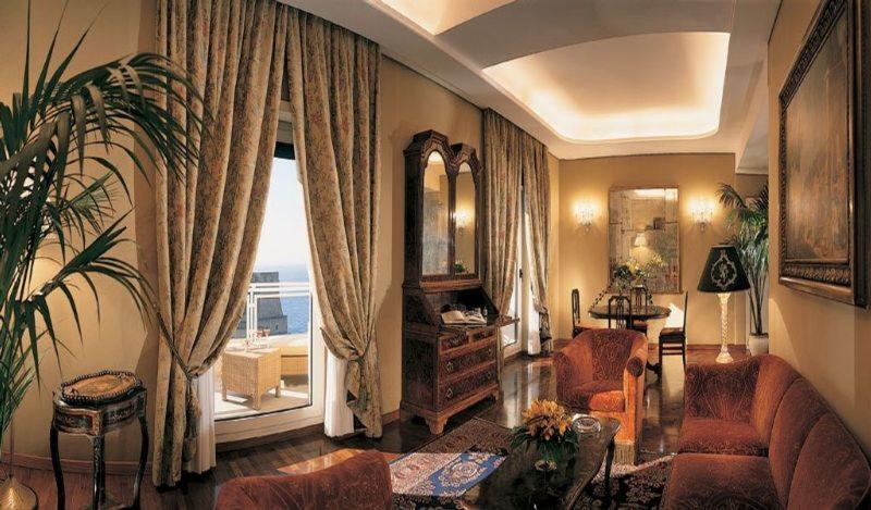 Grand Hotel Vesuvio Napoli Esterno foto A suite at the Hotel Excelsior