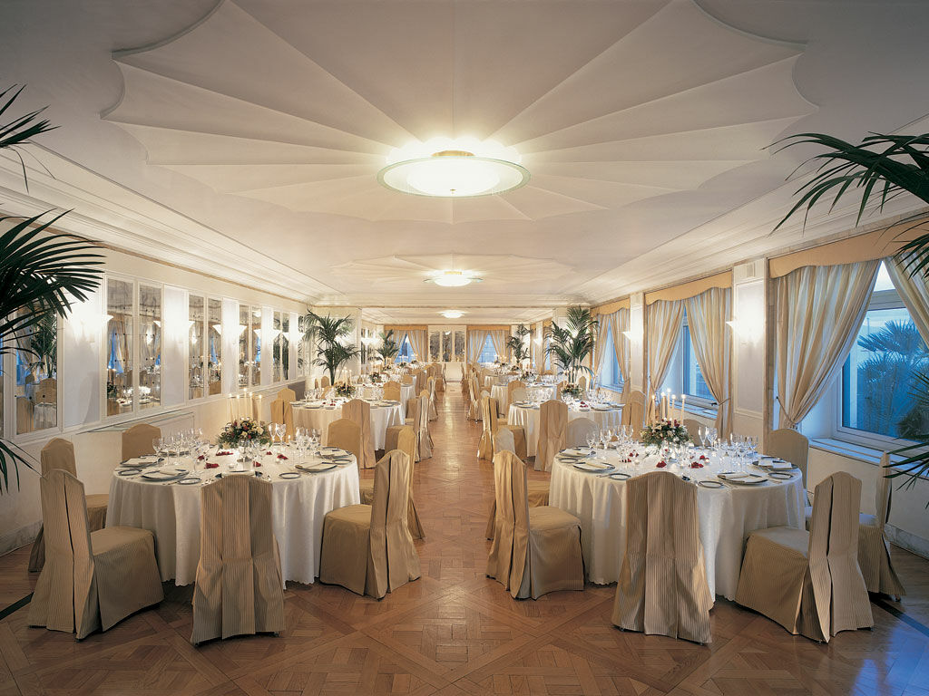 Grand Hotel Vesuvio Napoli Esterno foto The ballroom